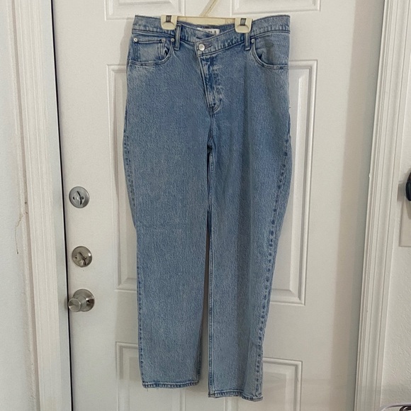 Abercrombie & Fitch Light Blue 90s straight ultra high rise Jeans - Picture 1 of 4